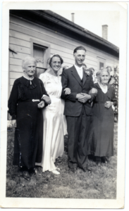 Gertrud-Hofmann-and-Francis-Langer-Wedding-R-Rosalie-Pitterle-and-L-Marie-Walder-Haab-little-grandma